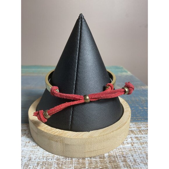 Harry Potter Gryffindor Bracelet With Red Suede Cord - Picture 3 of 3